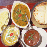 タンドールバル カマルプール - 俺たちの食卓。イエローライス(300円)、ダルカレー(950円)、鯖カレー(1200円)、ラッサム(400円)、ゴールゴンゾーラクルチャ(700円)