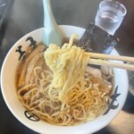 中華そば処 琴平荘 - 麺アップ