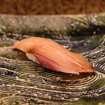 にぎり鮨 一五〇 - カンパチ