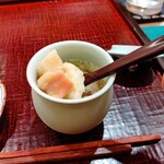 鮨みなと - 中には「北寄貝」「帆立」「うずら」など