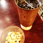 82 - バーボンソーダとナッツで1000円