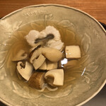 日本料理 太月 - 量少な目コース２５３００円。鱧と松茸のしゃぶすき。まさに出会いものですね