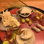 日本料理 太月 - 量少な目コース２５３００円。鮑煮肝ソース、落鮎、天然舞茸天ぷら、茹で落花生、銀杏。落鮎の煮浸し、最高です！