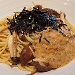 ハシヤ - きのこと納豆が合います