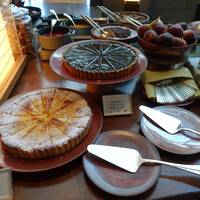 ザ タヴァン グリル＆ラウンジ - 