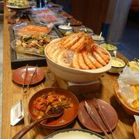 ザ タヴァン グリル＆ラウンジ - 