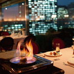 アラスカ - 炎のデザートベイクドアラスカ