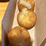 Broil Karuizawa Ten - 24/10/04 起司球（含稅500日圓）