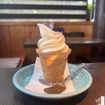 ヒッコリー - ✤【セットorコ－スお召し上がりの方】
      【+190えん】【ソフトドリンクorソフトクリーム】
      ☻〖ソフトクリーム〗(わたし)北海道マスカルポーネ·北海道クリームを使用され濃厚で好み❤(｡☌ᴗ☌｡)
      
      