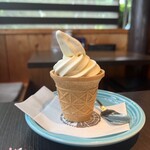 ヒッコリー - ✤【セットorコ－スお召し上がりの方】
      【+190えん】【ソフトドリンクorソフトクリーム】
      ☻〖ソフトクリーム〗(わたし)北海道マスカルポーネ·北海道クリームを使用され濃厚で好み❤(｡☌ᴗ☌｡)
      
      