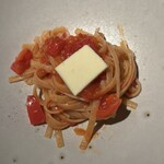 レッチェ - トマトと発酵バターのパスタ