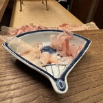 木山 - 削りたての荒節と枯節の食べ比べ