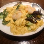 やまか飯店 - 海老と卵の塩炒め