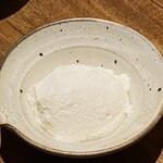 しおて - お通し（自家製おぼろ豆腐）