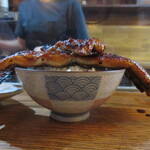 かぶと - 横からのセルフ鰻丼、養殖と天然の重ね