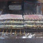 かぶと - 蒲焼きが焼かれています