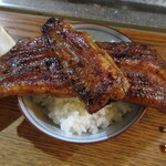 かぶと - その上に、天然を重ねて食べ比べ