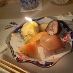 うを徳 - 誕生日ロウソク立て、自家製アイスクリーム、プラム信州パール、小布施産栗渋皮煮、クインニーナ