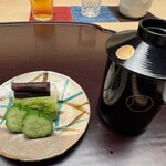 徳ㇵ本也 - 自家製香の物　牛蒡の味噌漬けの味噌もいいお味。赤出汁　の中の茸（名前を失念）も香り、食感も良かったです。さりげなく全てが秀逸な御料理なのです。