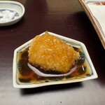 徳ㇵ本也 - 自家製ウスターソース　野菜や果物をたっぷりと8〜10時間煮込んだもの　塩味はうっすらで旨味だけがしっかりしたソース、たっぷりとつけていただきました。