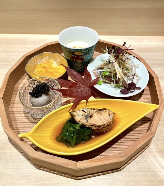 真作/塩原和心/恵比寿大黒図/桐共箱付/布袋屋掛軸HF-154 真作/奥山芳泉/牡丹図/桐共箱太巻箱付/布袋屋掛軸HJ-186 - メルカリ