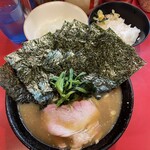 家系総本山 吉村家 - 