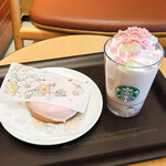 スターバックスコーヒー - 料理写真:花見だんごフラペチーノ、さくらドーナツ
