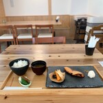 古古 - 料理写真:サーモン西京（朝の部）