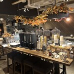 SMOKE DOOR - スパークリングワインもオーダー制ではなくブュッフェ台から自分で好きに注げるので遠慮なく飲める。