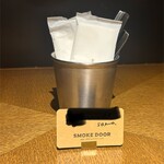 SMOKE DOOR - 朝食も予約できる。奥まった落ち着いた席に通してくれるので予約してから行ったほうがいい。