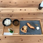 古古 - サーモン西京（朝の部）
