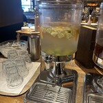 SMOKE DOOR - デトックスウォーターで今まで飲んだ水の中で一番美味しかったかも。