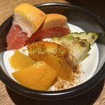 SMOKE DOOR - 季節のフルーツとヨーグルト