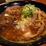 オコ デ モルデ - チャーシュー麺