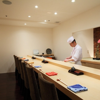 ホールカウンター席