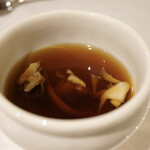 ル・ヴァンベール - ・キノコのコンソメスープ