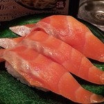 サーモン3貫盛190円