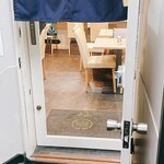 さかな竹二久郎 - エレベーターで4階へ