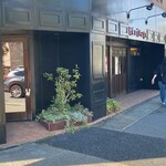 エリタージュ - お店の外観です。予約制なので看板はありません。