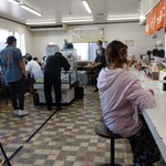 長浜ラーメン 一心亭 本店 - 第一陣が去った後も途切れぬお客