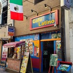 Centro - 広島電鉄八丁堀電停から徒歩2分の「Centro」さん
2024年開業、メキシコ人だと思われる店主さんと女性スタッフ1人の2名体制
1階にメキシコ料理屋さんがあり分かり難い、店内の階段で2階に上がります