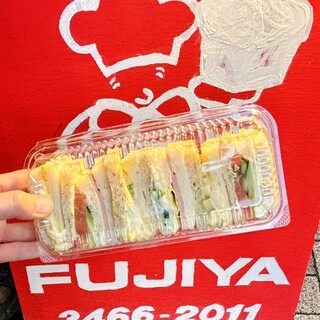 ベーカリーふじや_1