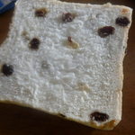おかめや - レーズンパン　切ってみた
