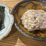 野菜居酒屋 いたぎ家 - 茄子と赤玉ねぎのなめろう　海苔を巻いていただきます