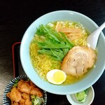 金丸本店 - 鶏塩らーめん(お新香付)＋大盛＋ミニから揚げ丼(^o^)v