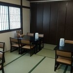 金丸本店 - 初の２階部屋は全テーブル席