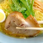 金丸本店 - 鶏チャーシュー