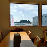 まる浜 - 店の中