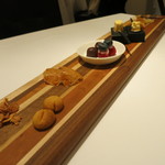 レストラン ラッセ - 26年4月　小菓子8種　全景