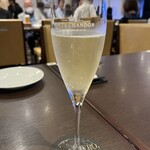 GINZA Lounge ZERO - スパークリングワイン1100円